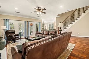 101 Lakeview Cir, Friendswood, TX 77546 - Photo 12