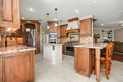 101 Lakeview Circle, Friendswood, TX 77546 - Photo 14