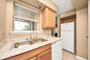 2011 Spenwick Dr, Houston, TX 77055 - Photo 12