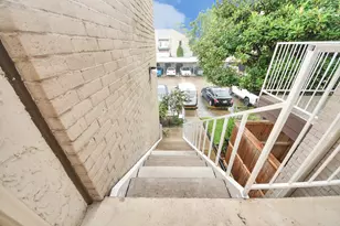 2011 Spenwick Dr, Houston, TX 77055 - Photo 22
