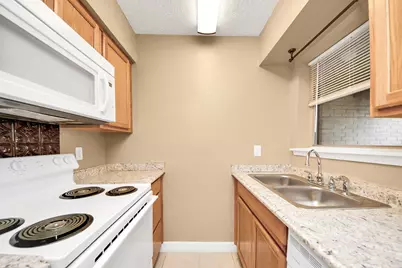 2011 Spenwick Drive #220, Houston, TX 77055 - Photo 8