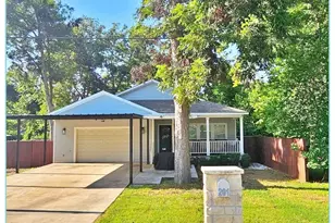 201 Smith St, Columbus, TX 78934 - Photo 1