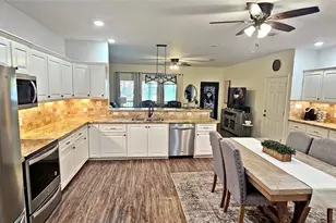 201 Smith St, Columbus, TX 78934 - Photo 6