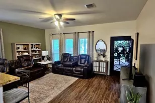 201 Smith St, Columbus, TX 78934 - Photo 2