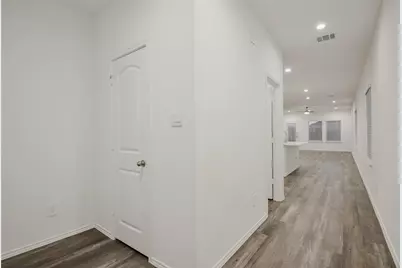 1055 Llano Trail, Dayton, TX 77535 - Photo 6