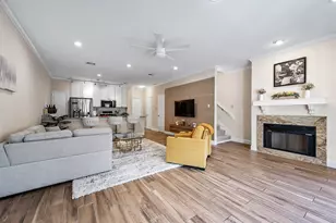 660 Wilcrest Dr, Houston, TX 77042 - Photo 2