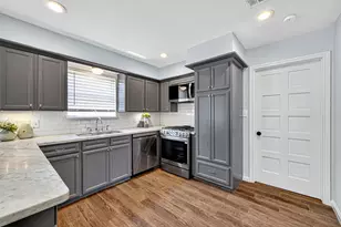 10935 Piping Rock Ln, Houston, TX 77042 - Photo 16