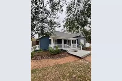 210 E Phillips Street, Conroe, TX 77301 - Photo 1