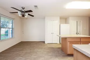 1006 Harrisburg Ct, Rosenberg, TX 77471 - Photo 4
