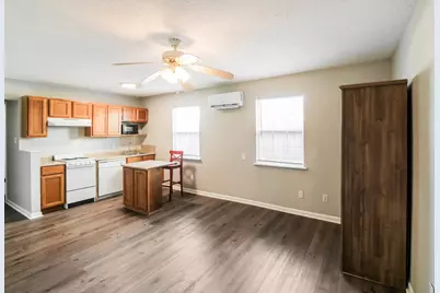 610 Ball #8, Galveston, TX 77550 - Photo 2