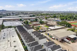1942 Purswell Rd, Houston, TX 77055 - Photo 40