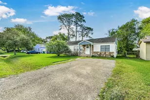 2807 Fannin St, La Marque, TX 77568 - Photo 2