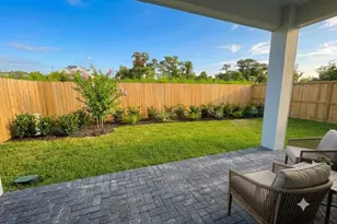 5916 Cottage Grove Lake Dr, Houston, TX 77007 - Photo 2
