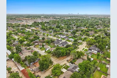 1949 Huge Oaks Street, Houston, TX 77055 - Photo 6