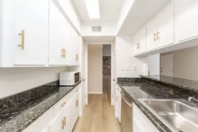 2101 Fountain View Drive #46C, Houston, TX 77057 - Photo 16