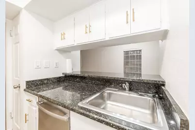2101 Fountain View Drive #46C, Houston, TX 77057 - Photo 14