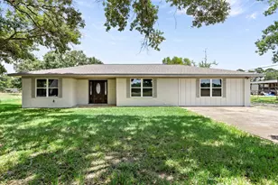 1145 Cuniff, Sour Lake, TX 77659 - Photo 2