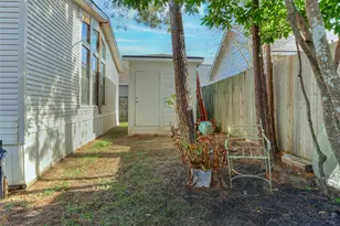 16907 W Ivanhoe, Montgomery, TX 77316 - Photo 4