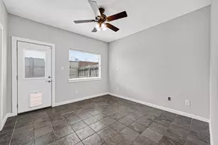 2352 Sperber Ln, Houston, TX 77003 - Photo 16