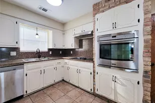 8331 Langdon Ln, Houston, TX 77036 - Photo 10