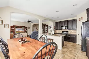 6715 Hunters Trace Ln, Baytown, TX 77521 - Photo 16