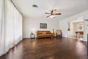 2109 Tison St, Brenham, TX 77833 - Photo 4