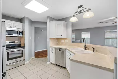 139 Horn Court, Baytown, TX 77523 - Photo 8