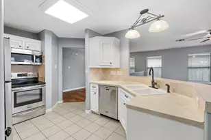 139 Horn Ct, Baytown, TX 77523 - Photo 8
