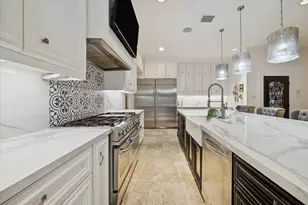 10611 Tarrington Dr, Houston, TX 77024 - Photo 8