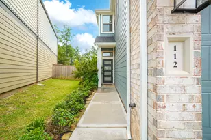 112 Red Cascade Ct, Willis, TX 77318 - Photo 4