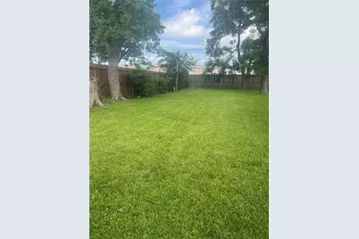 102 Forest Oaks Ln, Lake Jackson, TX 77566 - Photo 14