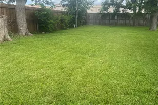 102 Forest Oaks Ln, Lake Jackson, TX 77566 - Photo 14