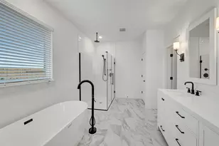 12122 Autumn Leaf Dr, Mont Belvieu, TX 77535 - Photo 16