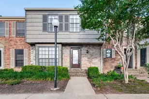 7505 Memorial Woods Dr, Houston, TX 77024 - Photo 2