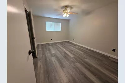 12740 Shannon Hills Drive, Houston, TX 77099 - Photo 8