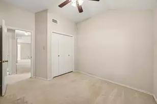10038 Wayward Wind Ln, Houston, TX 77064 - Photo 16