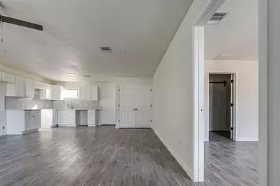 5874 Belcrest Street, Houston, TX 77033 - Photo 6