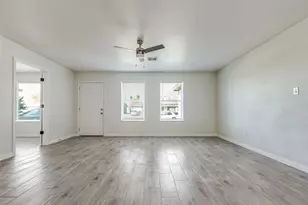 5874 Belcrest St, Houston, TX 77033 - Photo 8