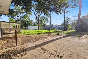 1302 Westward, La Marque, TX 77568 - Photo 18