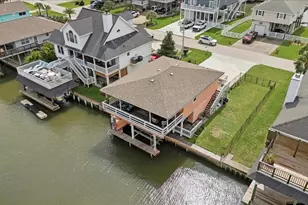 22922 Lunes St, Galveston, TX 77554 - Photo 36