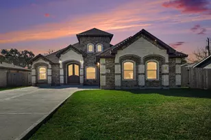 714 S Kansas St, La Porte, TX 77571 - Photo 1