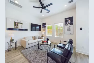 3008 Jensen Springs Lane, Houston, TX 77026 - Photo 10