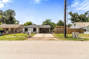 1913 Thonig Rd, Houston, TX 77055 - Photo 8
