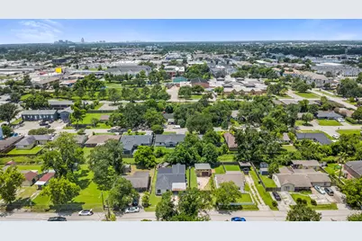 1913 Thonig Road, Houston, TX 77055 - Photo 12