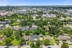 1913 Thonig Rd, Houston, TX 77055 - Photo 12