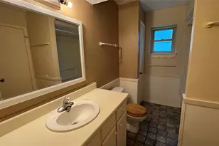 67 E White Willow Cir, The Woodlands, TX 77381 - Photo 10