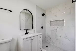 1703 N Roberson St, Conroe, TX 77301 - Photo 28