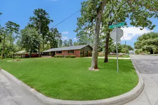 1703 N Roberson St, Conroe, TX 77301 - Photo 12