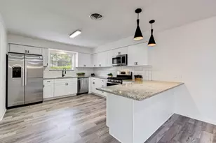 1703 N Roberson St, Conroe, TX 77301 - Photo 2