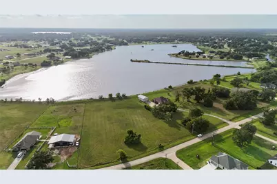744 Wagon Wheel Trail, Angleton, TX 77515 - Photo 4